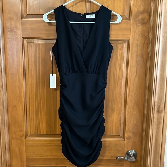 NWT Aritzia Babaton Black Noir Viva Dress Size 0 $138! - Picture 1 of 6